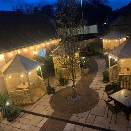 Greyhound Inn Wilton Wilton (Wiltshire) Exterior foto