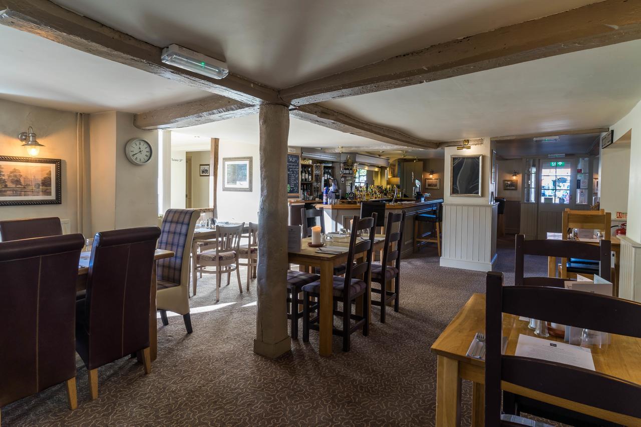 Greyhound Inn Wilton Wilton (Wiltshire) Exterior foto