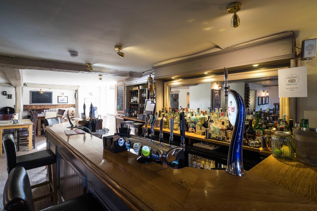 Greyhound Inn Wilton Wilton (Wiltshire) Exterior foto