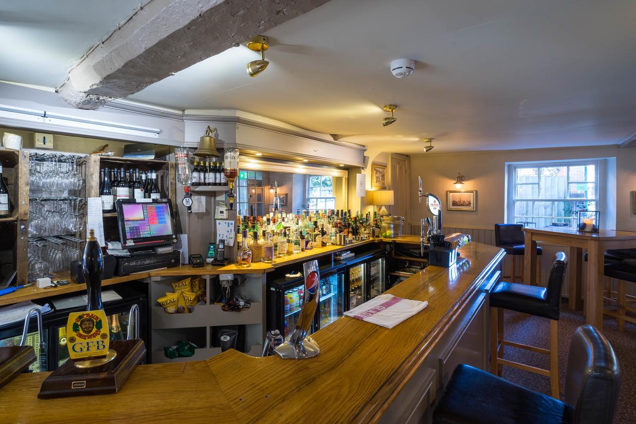 Greyhound Inn Wilton Wilton (Wiltshire) Exterior foto