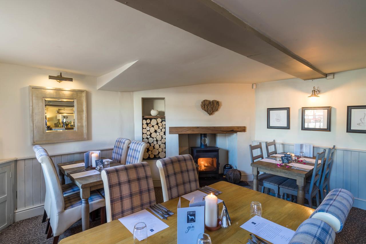 Greyhound Inn Wilton Wilton (Wiltshire) Exterior foto